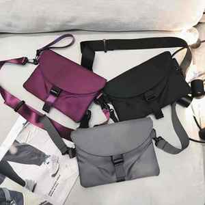 Sac de voyage tendance au design moderne, sac bandoulière décontracté, sac messager en nylon avec boucle pour homme - Product Image 5