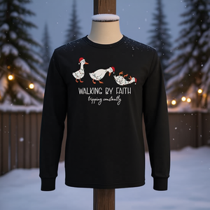 Walking By Faith Tripping Constantly Bible Christmas Goose Camiseta de manga larga para adultos, unisex, cuello redondo, impresión digital - Product Image 2