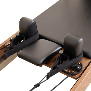 Cama de Pilates con Sistema de Resortes Ajustables, Reformer de Pilates en Color Nogal con Torre para Clases Privadas y Grupales - Product Image 4