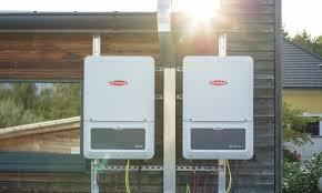อินเวอร์เตอร์ PRIIMO 11.4-1 รุ่นใหม่ ขนาด 11.4kW แบบเฟสเดียว/สามเฟส พร้อมความถี่เอาต์พุต 50-63Hz และกระแสไฟ 2.1-10A - Product Image 3