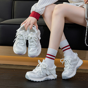Chaussures pour étudiantes - Chaussures de sport estivales confortables et respirantes, style tendance, design multifonctionnel et décontracté pour femmes - Product Image 4