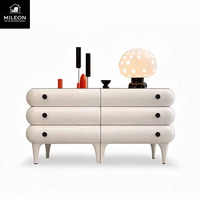 Buffet de rangement blanc au design ondulé artistique, meuble décoratif moderne pour la maison et l'hôtellerie