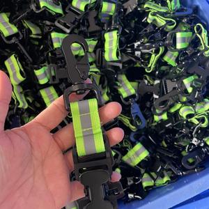 Clipes de Suporte para Luvas Táticas, Fivelas de Metal, Ganchos de Pendurar, para Treinamento ao Ar Livre, Caminhada, Refletor de Luz, Prendedor de Luvas para Cinto de Segurança - Product Image 5