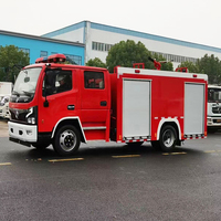Usine directement vente DONGFENG 4x2 4x4 RHD 5000L camion de pompiers de sauvetage d'urgence camion échelle de lutte contre l'incendie
