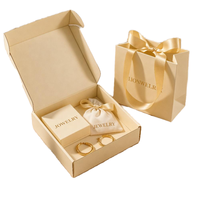 Boîtes rigides personnalisées avec logo OEM, mini-boîtes carrées pour colliers, montres et bijoux, revêtement UV, doublure en éponge, recyclables, boîte de luxe
