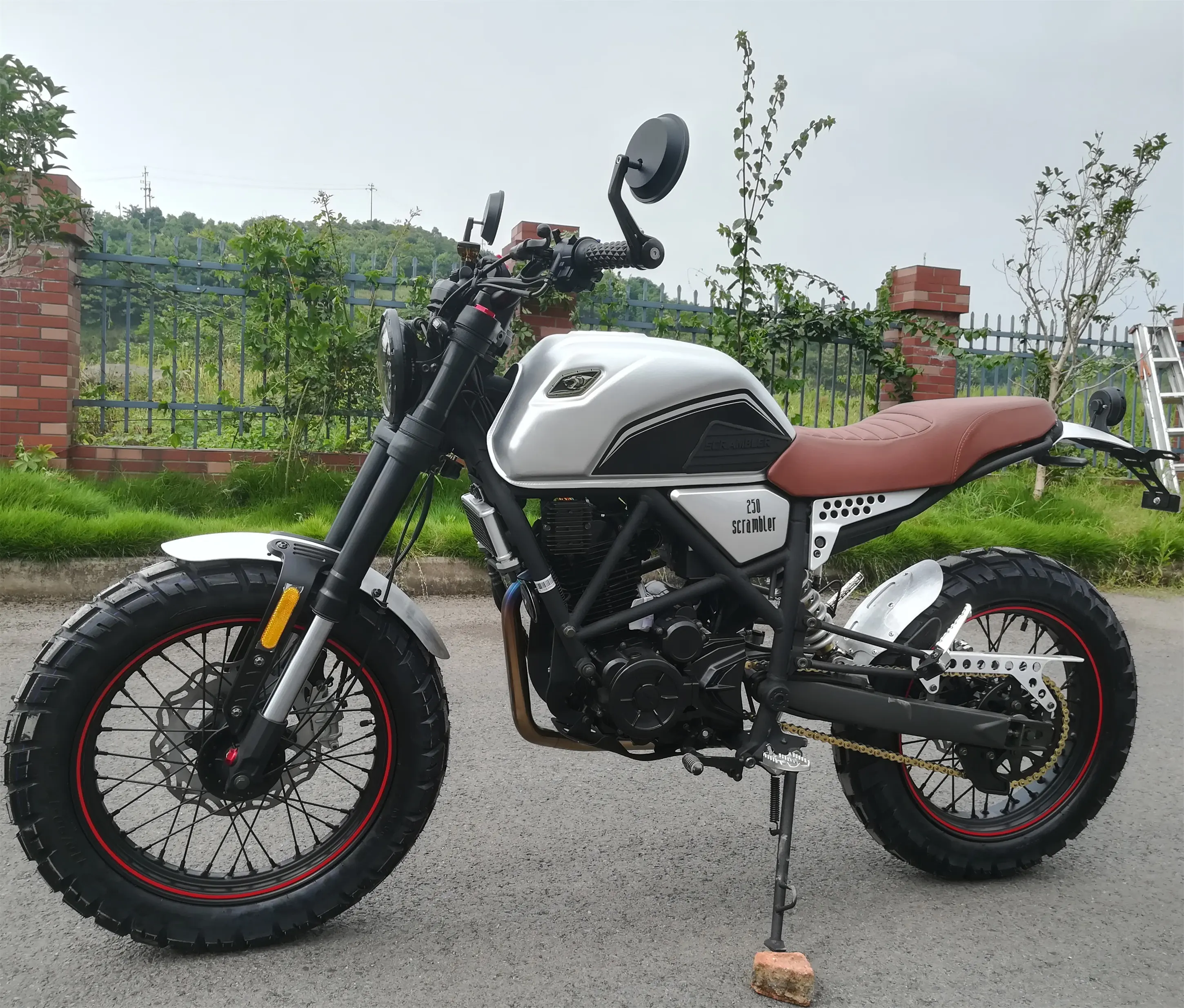 VINTAGE ALL TERRIAN ALL ROAD RETRO STYLE SCRAMBLER MOTORRAD 250CC 300CC 450CC