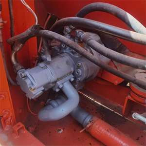 Mini-excavatrice sur chenilles Hitachi ZX60 d'occasion de bonne qualité, moteur Yanmar, faible nombre d'heures, bien entretenue, testée, inspection vidéo, pompe de boîte de vitesses - Product Image 5