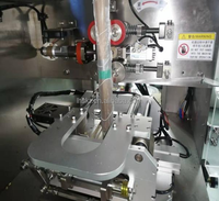 Machine d'emballage de sachets de thé triangulaires à plusieurs têtes de pesage en forme de pyramide