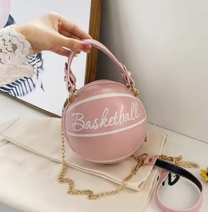 Borsa Personalizzata a Sfera da Donna Nuova Collezione Autunno Inverno 2025 Borsa a Tracolla con Catena a Forma di Pallone da <span class=keywords><strong>Basket</strong></span> Borsa a Mano a Forma di Pallone da Calcio - Product Image 3
