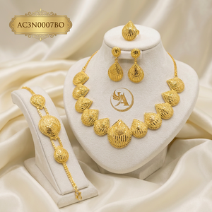 Ensemble de bijoux élégants plaqués or africain, collier court, boucles d'oreilles, bracelet, bague pour femmes - Product Image 1