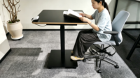 Table de réunion carrée électrique réglable en hauteur, bureau debout mobile, table de travail à pied de support unique pour le bureau
