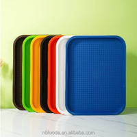 Plateaux à déjeuner rectangulaires épais en PP résistants aux rayures Plateau de restauration rapide, plateaux de service pour l'école de restaurant de cafétéria