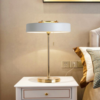 Lampe de table moderne en métal de style nordique, alimentée par courant alternatif, avec abat-jour rond, indice de fidélité des couleurs élevé 90, pour la maison, la chambre et le bureau