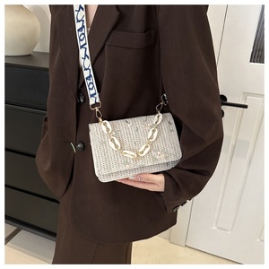 Borsa a Tracolla in Paglia Intrecciata da Donna all'Ingrosso Nuova Piccola Borsa Estiva Portafoglio e Borsetta da Spiaggia per Vacanze - Product Image 5