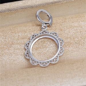 Bracelet en argent S925 avec pendentif rétro en dentelle Mabel, boucle universelle de 12,8 à 13 mm, bricolage, emballé dans un sac - Product Image 2