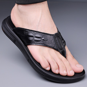 Sandalias de cuero genuino con correa en T para hombre, antideslizantes, de punta abierta, informales, para la playa, con suela de goma y estampado animal. - Product Image 2