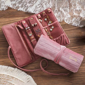 パーソナライズされたトラベルジュエリーロール、ブライズメイドギフトバッグ、ベルベットジュエリーオーガナイザー、ネックレス、ブレスレット、指輪、イヤリング用パッケージポーチ - Product Image 1