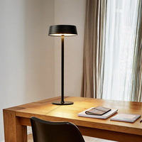Lampe de table LED rechargeable sans fil, design moderne, pour la décoration de restaurants, hôtels de luxe, portable, avec fonction tactile.