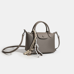 Sac à main bandoulière/porté croisé pour <span class=keywords><strong>femme</strong></span>, collection automne-hiver 2026, style mini, avec pompon, en nylon, fermeture à rabat, tendance et polyvalent, très populaire - Product Image 2