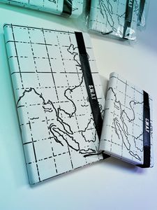 A5/A6 Thiết Kế Bản Đồ Nổi Với Dải Đàn Hồi Rộng Được May Pu Leather Tạp Chí Bìa Cứng Chương Trình Nghị Sự Sổ Tay Notepad - Product Image 2