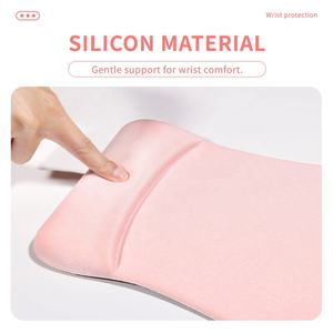 Tappetino Ergonomico per Tastiera in Memory Foam Rosa Chiaro, Personalizzabile, con Poggiapolsi in Gel per Gaming e Ufficio - Product Image 4