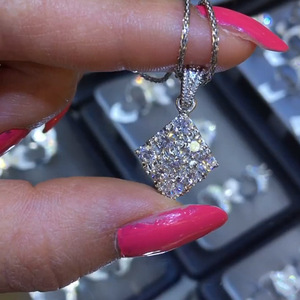 Collana con Ciondolo a Rombo Semplice per Donne, Elegante Catena da Indossare Quotidianamente - Product Image 6