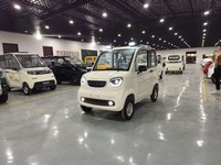 Venta Caliente, Éxito de Ventas, Precio de Fábrica, Auto Eléctrico de Dos Puertas y Cuatro Asientos para Desplazamientos Urbanos, Vehículo Eléctrico de Alta Calidad, Ecológico y Seguro