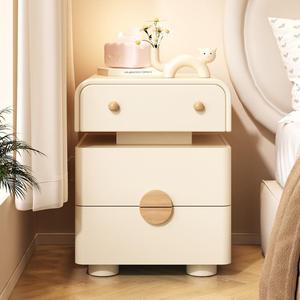 2025 nuovo modello interamente in legno massello comodino elegante Color crema stile sofisticato semplice Design moderno <span class=keywords><strong>per</strong></span> cameretta dei bambini - Product Image 1
