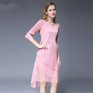 Las mujeres Sexy cuello en V Casual vestidos de encaje de mujeres Midi hueco nuestra malla vestido Miyake pliegues vestidos - Product Image 2