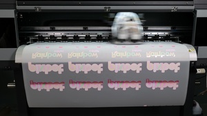 <span class=keywords><strong>Imprimante</strong></span> DTF Rainbow I3200 A1 pour T-shirts Sweat-shirts Leggings Machine d'impression DTF Taille 24 pouces Best Seller - Product Image 4