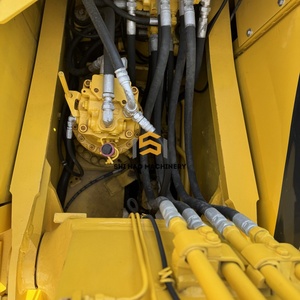 Machinerie de terrassement puissante et économe en carburant, excavatrice hydraulique sur chenilles Komatsu PC160 d'occasion de 16 tonnes - Product Image 3