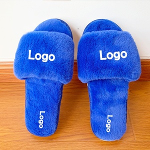 <span class=keywords><strong>Ciabatte</strong></span> da <span class=keywords><strong>casa</strong></span> da donna di tendenza con logo di design, a punta aperta, in pelliccia sintetica morbida e soffice, con cinturino singolo - Product Image 5