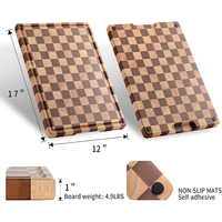 Groot houten snijplank met handvat, geruit design, met groeven voor vlees, groenten, fruit en kaas