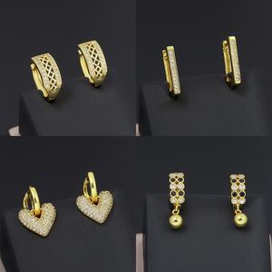 Boucles d'oreilles créoles JXX plaquées or 24 carats pour femme, motif géométrique, en laiton, bijoux de mariage avec zircon, style tendance - Product Image 1