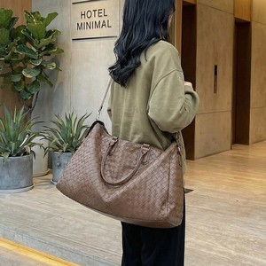 Nouveau Sac de Voyage Unisexe en PU Léger Grande Capacité pour Affaires et Loisirs, Sac Fourre-tout Bandoulière pour Rangement et Bagages - Product Image 3