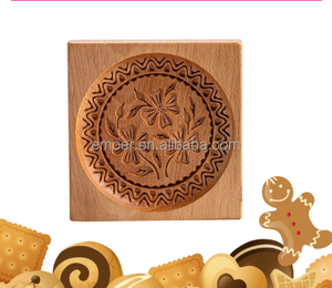 Molde de madera de haya para galletas con diseños de Mr. Rabbit, Avellana, Caballo, Guirnalda, Gallo, Hongo y Haya - Product Image 4