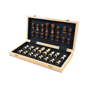 Set di giochi di <span class=keywords><strong>scacchi</strong></span> magnetici in legno da 15 ''Set di <span class=keywords><strong>scacchi</strong></span> a bordo pieghevole slot di archiviazione <span class=keywords><strong>per</strong></span> <span class=keywords><strong>scacchi</strong></span> Set <span class=keywords><strong>per</strong></span> <span class=keywords><strong>principianti</strong></span> bambini adulti classico <span class=keywords><strong>gioco</strong></span> da tavolo - Product Image 1