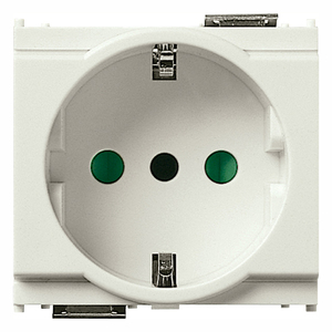 Prise blanche 2P+T 16A P30 avec borne de terre pour installation murale - Product Image 1