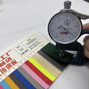 Tissu 300D 100% polyester enduit PU, tissu Oxford 300D, grand nombre de tissus en stock, nombreuses couleurs disponibles - Product Image 5
