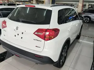 Suzuki Vitara SUV Haut de Gamme 2016 2017 2018, Caractéristiques de Luxe en Cuir, Véhicule d'Occasion Premium à Prix Abordable, Vente Flash - Product Image 4