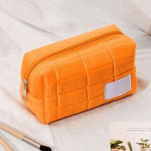 Pochette de voyage professionnelle en tissu écossais aux couleurs bonbon, avec intérieur en polyester et coton, sacs à maquillage personnalisés avec fermeture éclair - Product Image 2