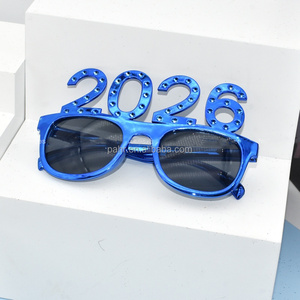 Occhiali Rotondi in Plastica Nero, Oro e Argento per Festa di Capodanno 2026, Accessori per Foto e Decorazioni per Adulti - Product Image 5