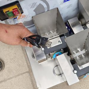 Macchina commerciale del triangolo del burro 12cm indonesiano della macchina del gnocco 80 dell'acciaio inossidabile può essere personalizzata nella forma e nella dimensione - Product Image 2