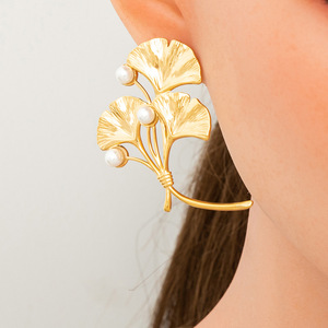 Boucles d'oreilles pendantes en forme de feuille de Ginkgo, plaquées or 18 carats, en acier inoxydable, pour un usage quotidien, bijoux pour femmes - Product Image 1