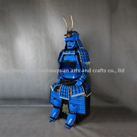 Maßgefertigte Herren-ODM-Echo-Japanische-Samurai-Rüstung im Modernen Gusoku-Stil mit Blauen Hörnern, Halloween-Film- und TV-Requisiten, Tragbar, Laserbedruckt