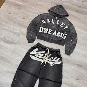 <span class=keywords><strong>Tuta</strong></span> da <span class=keywords><strong>Uomo</strong></span> con Strass Effetto Vissuto 400GSM, Personalizzabile in <span class=keywords><strong>Cotone</strong></span> Vintage Sbiadito e Lavato, Stile Y2K Streetwear con Felpa con Zip e Pantaloni - Product Image 3