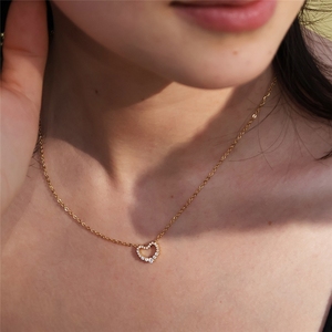 Delicado Collar con Colgante de Corazón, Incrustado con Circonitas Brillantes, Chapado <span class=keywords><strong>en</strong></span> Oro de 18K, Joyería <span class=keywords><strong>para</strong></span> Parejas, Regalo de San Valentín - Product Image 3