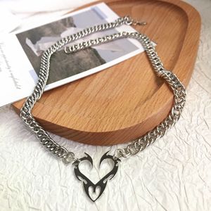 Fenyi venta al por mayor pareja de moda aleación Cool Hip-hop nicho diseño personalidad moda joyería amor colgante collar hombres y mujeres - Product Image 3