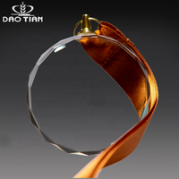 Vente en gros d'usine DT médaillon en cristal gravé personnalisé 3d 6cm