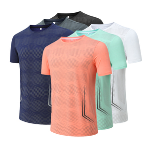 เสื้อยืดโพลีเอสเตอร์แบบเรียบ ขายส่ง ระบายอากาศ แห้งเร็ว คอกลม สำหรับผู้ชาย เสื้อกีฬา ทรงเข้ารูป เสื้อยิมสั่งทำได้ - Product Image 2